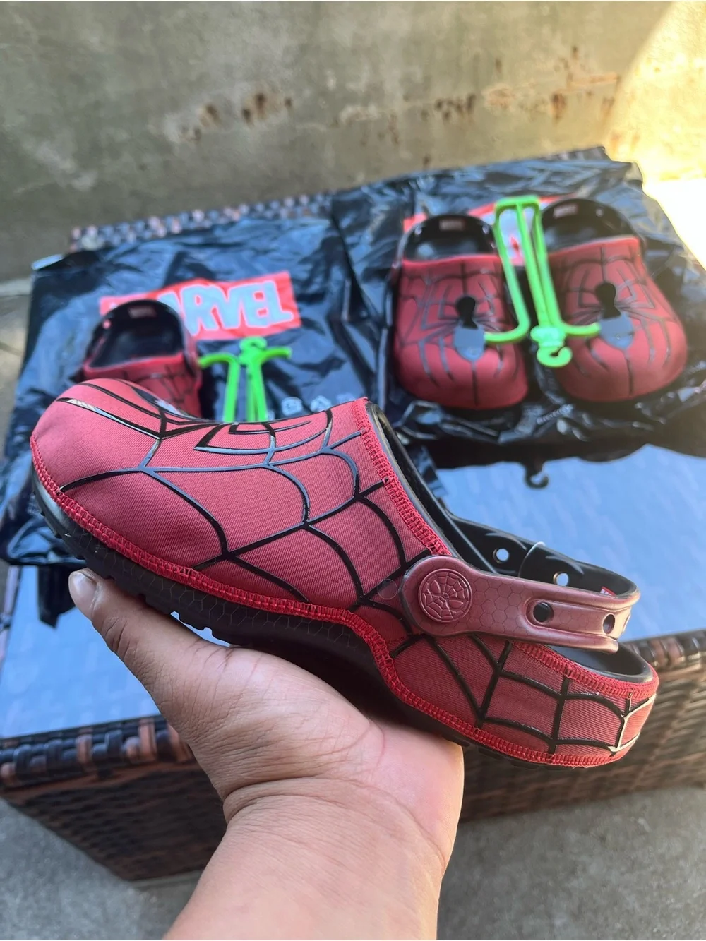 Crocs Classic Clog Marvel Spider-Man Neo 211489-90H Size 4-Men Size 6-Women